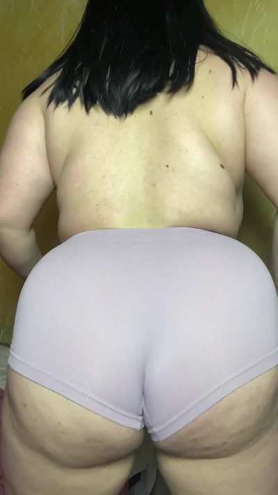 say yes if you'd fuck my asshole &amp;amp; I will send u my nudes (first 199 people only)