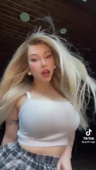 deadass need someone that wants to obsess over thicc women with me through text