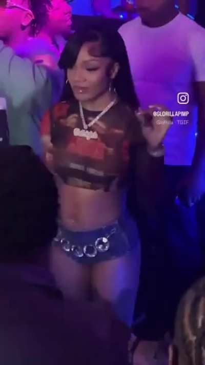 Glo sexy ass hell🥵<wbr>🥵🥵