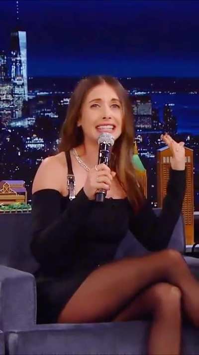 Freestyle rapping about "Somebody I Used To Know" on Fallon (full interview link in comments)