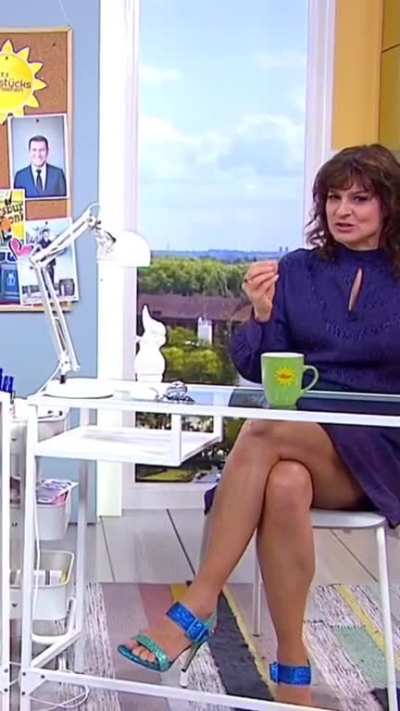 EnJOY heR LEG's --&amp;gt;please