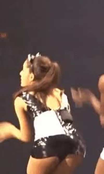 Oh Ari I'm gonna cum