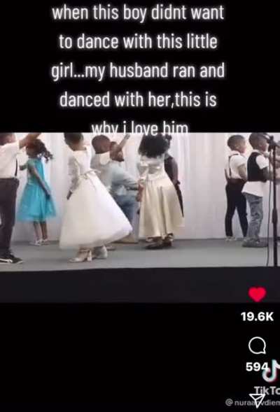 Man dances with young girl so she wouldn&rsquo;t be left out during recital.