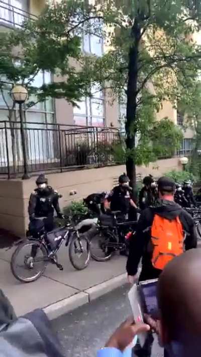 THE POLICE WERE SPOTTED INSTIGATING VIOLENCE MULTIPLE TIMES AGAINST PROTESTERS!! DO NOT LET THIS GO UNSEEN
