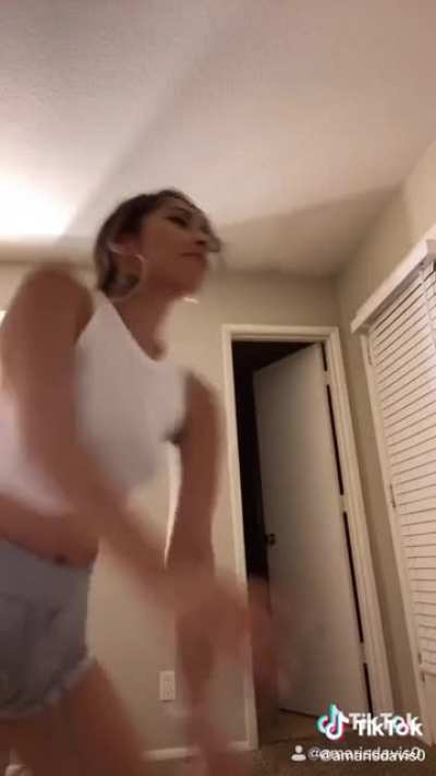 just shake that ass slut