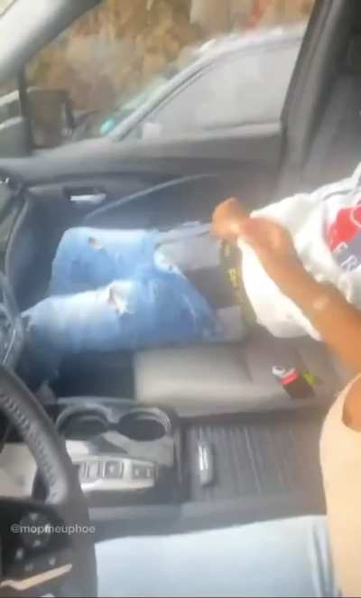Lil milf just wanna suck on some dick