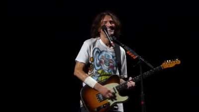 It&rsquo;s been 8 months since I seen RHCP in Philly but I still laugh when Frusciante was caught off guard by a lantern fly on his mic lol
