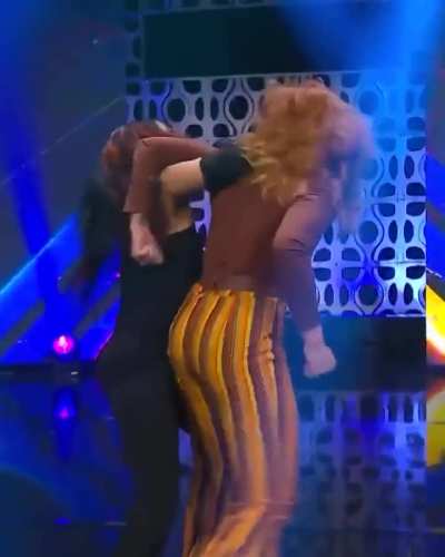 Jamie's interview turns in a brawl with Mercedes Mon&egrave;!