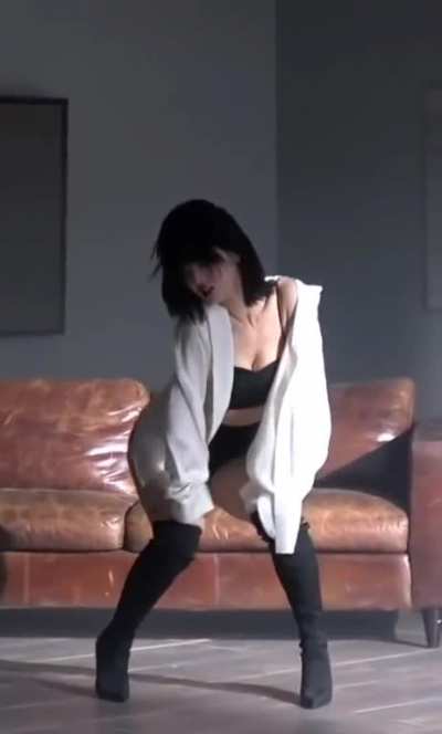 Momo 🥵