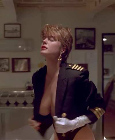 Erika Eleniak