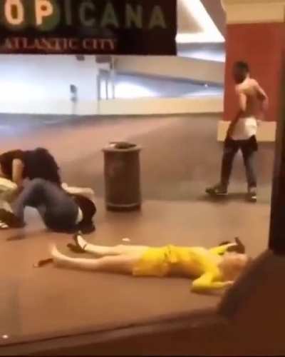Man defends his girlfriend from assault