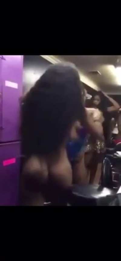 Naked girls fight