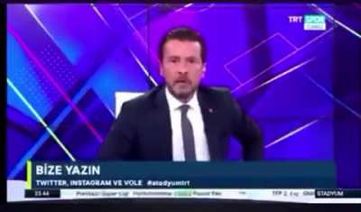 İlkokulda salak olduğumu d&uuml;ş&uuml;nen &ouml;ğretmenimle 20 yıl sonra karşılaşırım ve ne yaptığımı sorar