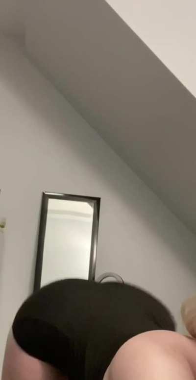 Booty in motion 🌊
