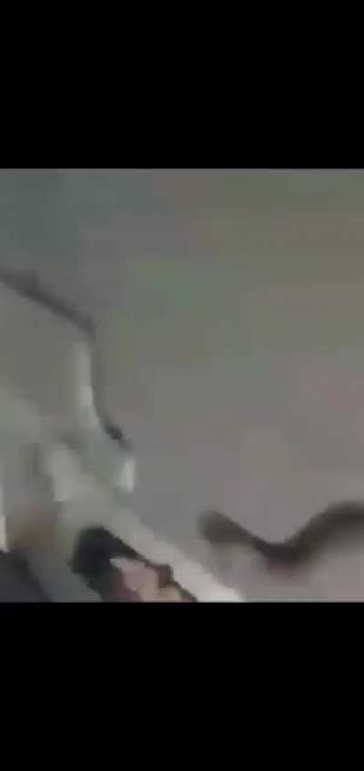 --😎--
