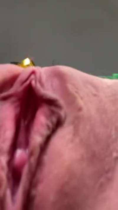 Would you let a horny girl like me sit on your face on Christmas morning?