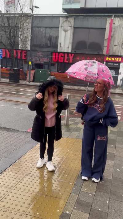 Even in the rain we flash