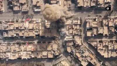Manned Iraqi army humvee comes face to face with IS SVBIED. Mosul 2017