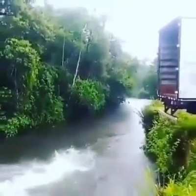 REEEE-