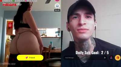 monkey app girl shows off her ass