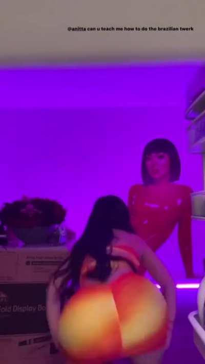 👀