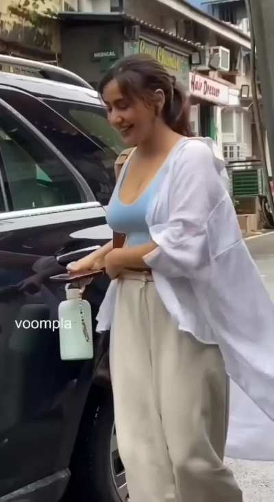 Neha Sharma 