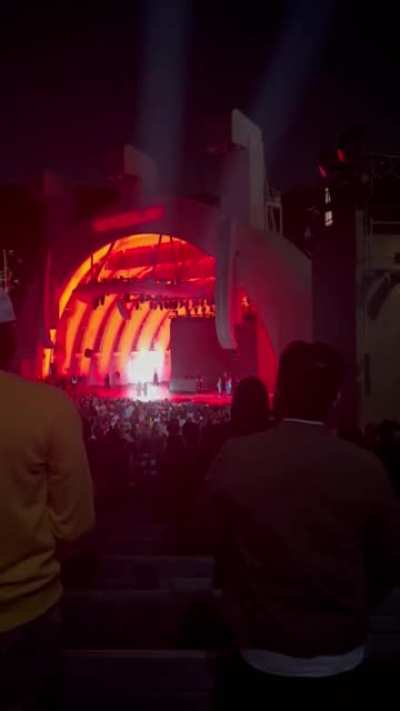 Aftermath of the attack on Dave Chappelle at the Hollywood Bowl. Jamie Foxx and Chappelle comment on-stage about what happened.