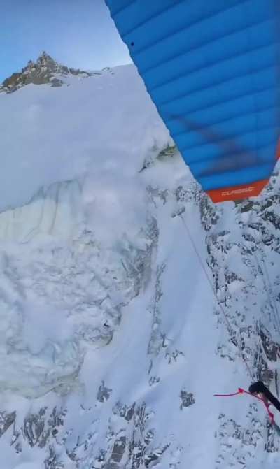 Fresh snow on an icy terrain ⚠️