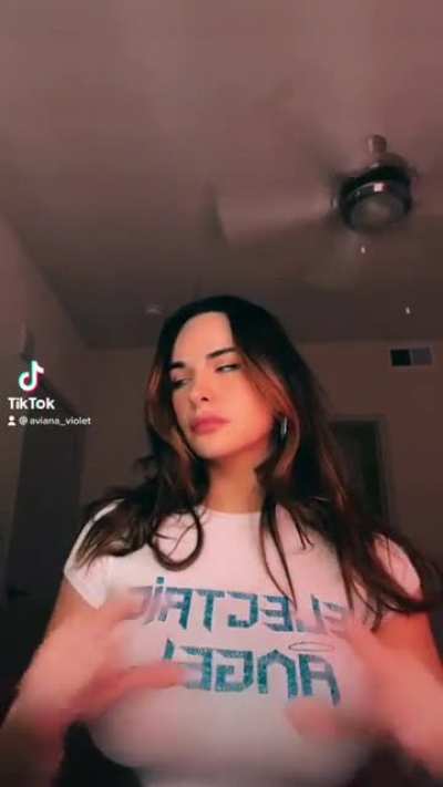 wait&hellip;. is her shirt see through? 😍