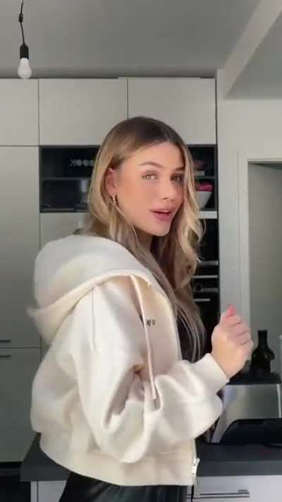 Die ist so heiß🤤😍💦