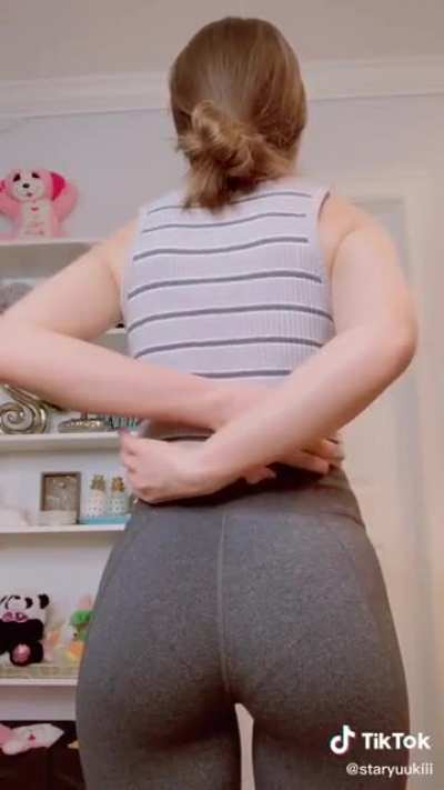 Ya somos 10k, entre simps, t&oacute;xicos, haters y fans saludos a todos