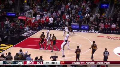 [Highlight] Hawks get the stop and Dejounte Murray drains a tough jumper to tie the game with 4.1 secs left