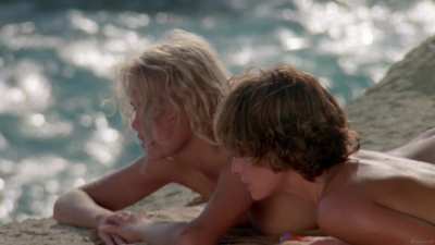 Daryl Hannah, Val&eacute;rie Quennessen &amp;amp; Peter Gallagher - Summer Lovers (US1982) - Michael dives off a cliff while the ladies are watching (4/4)