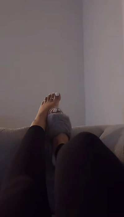 gorgeous white Persian toes @_persiangoddess_