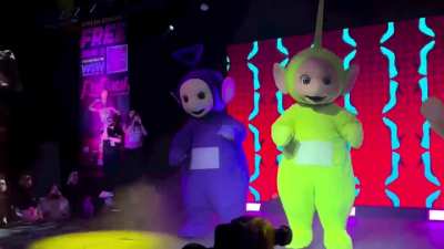 The Teletubbies performing UK Hun at DragCon&hellip;oh and A&rsquo;Whora is there too