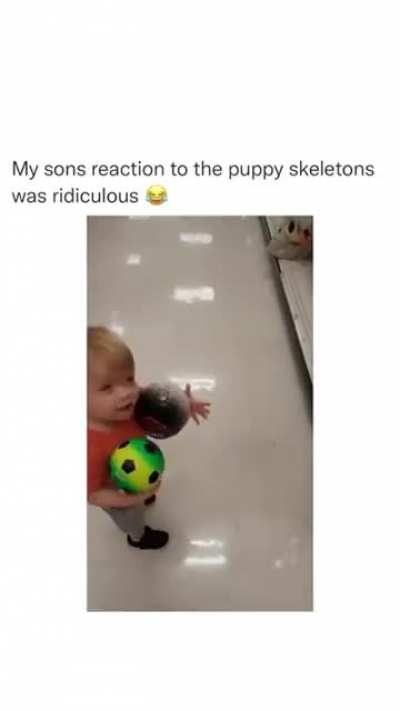Halloween decorations scares kid