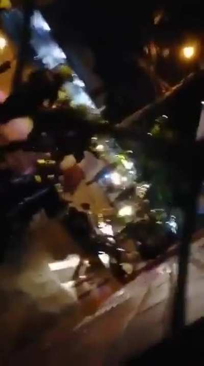 Police kills unarmed man in front of his wife and shoots people filming - Colombia