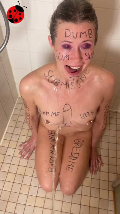 Hot piss in my mouth while i kneel like a good slut tasting every drop
