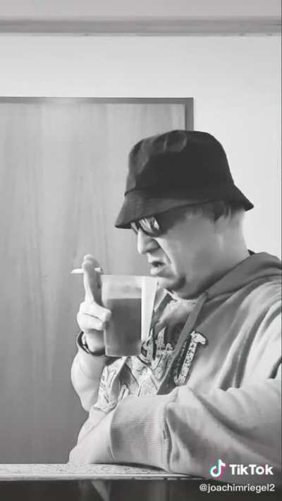 Das is echte unterhaltung und ned ihr kinders mit euerm montanabl&auml;g😡😡🖕🏾🤣🤣🤣🤣🤣🇩🇪🇩🇪🇩🇪🇩🇪🇩🇪🇩🇪junge junge ohne bier w&uuml;rde ich sieglinde die fozze nich mer aushaltn🍻😡🍻😡🤣🤣🤣🤣