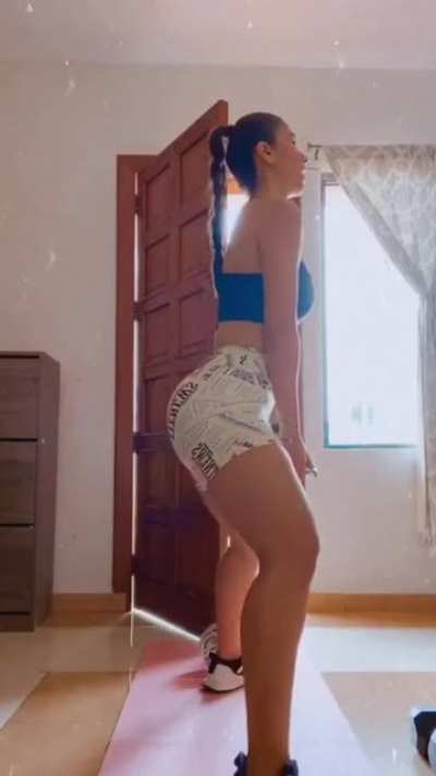 Even when Sofia works out she&rsquo;s hot