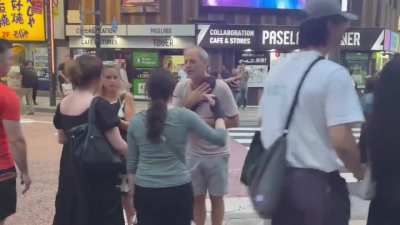 Israeli tourists insult Palestine supporters in Tokyo