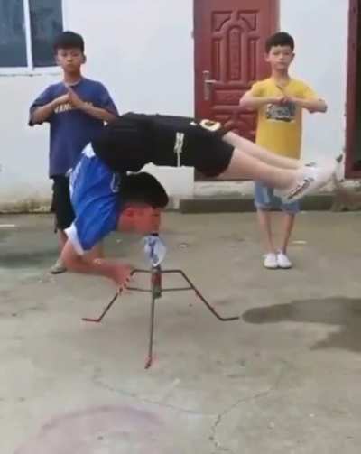 This kid&rsquo;s helicopter skills