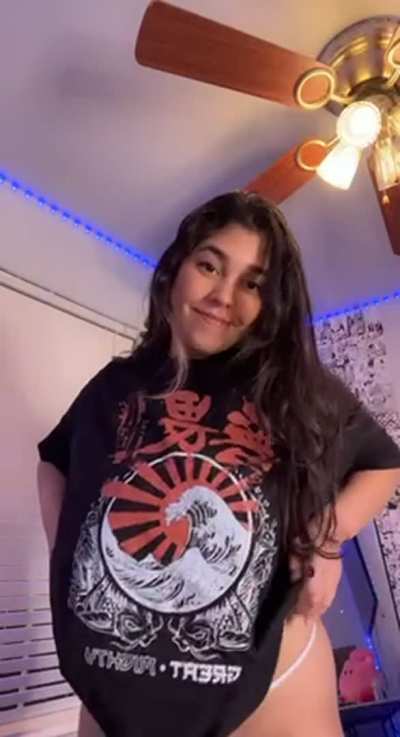 Would you fuck a Venezuelan girl like me raw?
