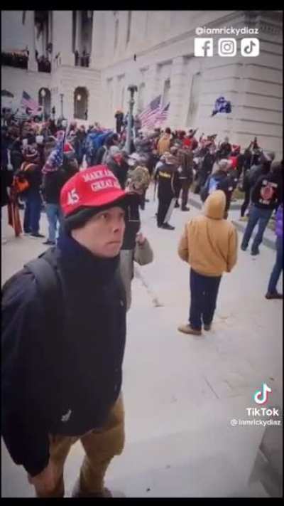 Capitol riot police doing fuck all on Jan 6th&hellip;