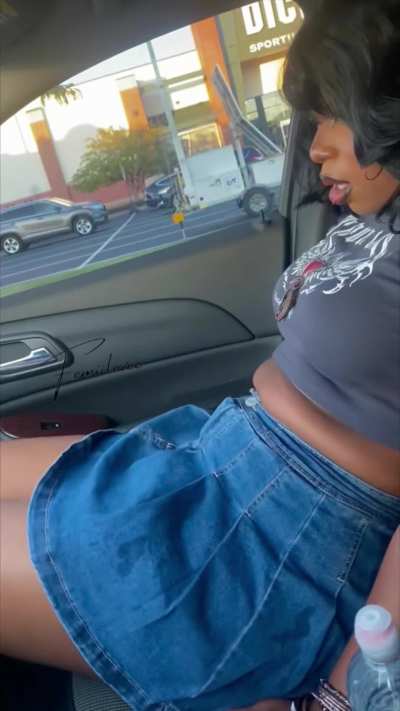 She&rsquo;s a 10, but can never hold it 