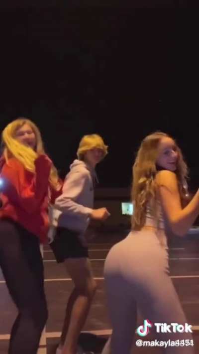 Grey Twerk 🍑