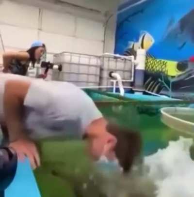 Guy gets Mike Tyson'd by fish