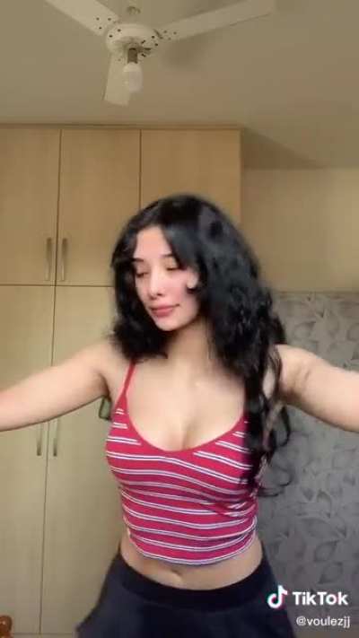 ⠀