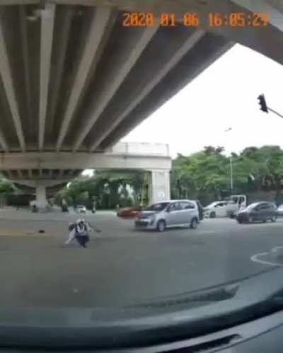 "I 𝗔𝗕𝗦𝗢𝗟𝗨𝗧𝗘𝗟𝗬 meant to get hit by a car"
