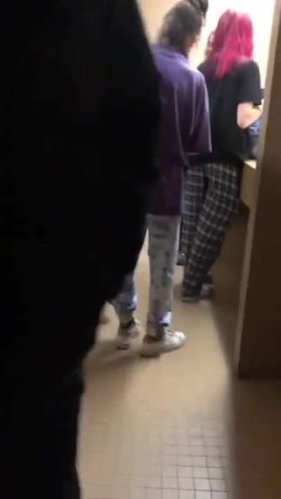 Big chick gets mad over vape pod🤷&zwj;♂️